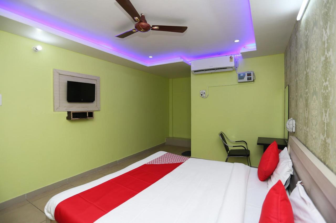 Oyo Hotel New Metro Near Phoenix United 勒克瑙 外观 照片