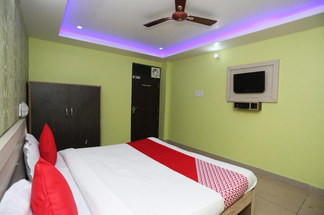 Oyo Hotel New Metro Near Phoenix United 勒克瑙 外观 照片