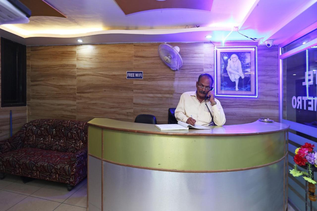 Oyo Hotel New Metro Near Phoenix United 勒克瑙 外观 照片