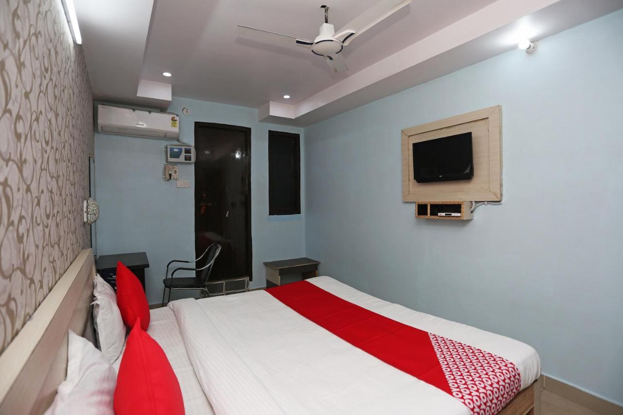 Oyo Hotel New Metro Near Phoenix United 勒克瑙 外观 照片