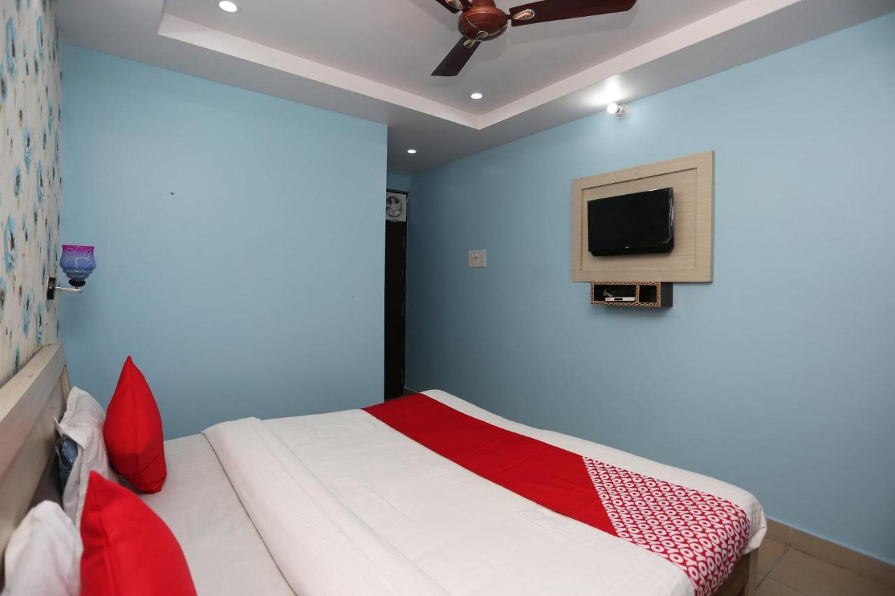 Oyo Hotel New Metro Near Phoenix United 勒克瑙 外观 照片
