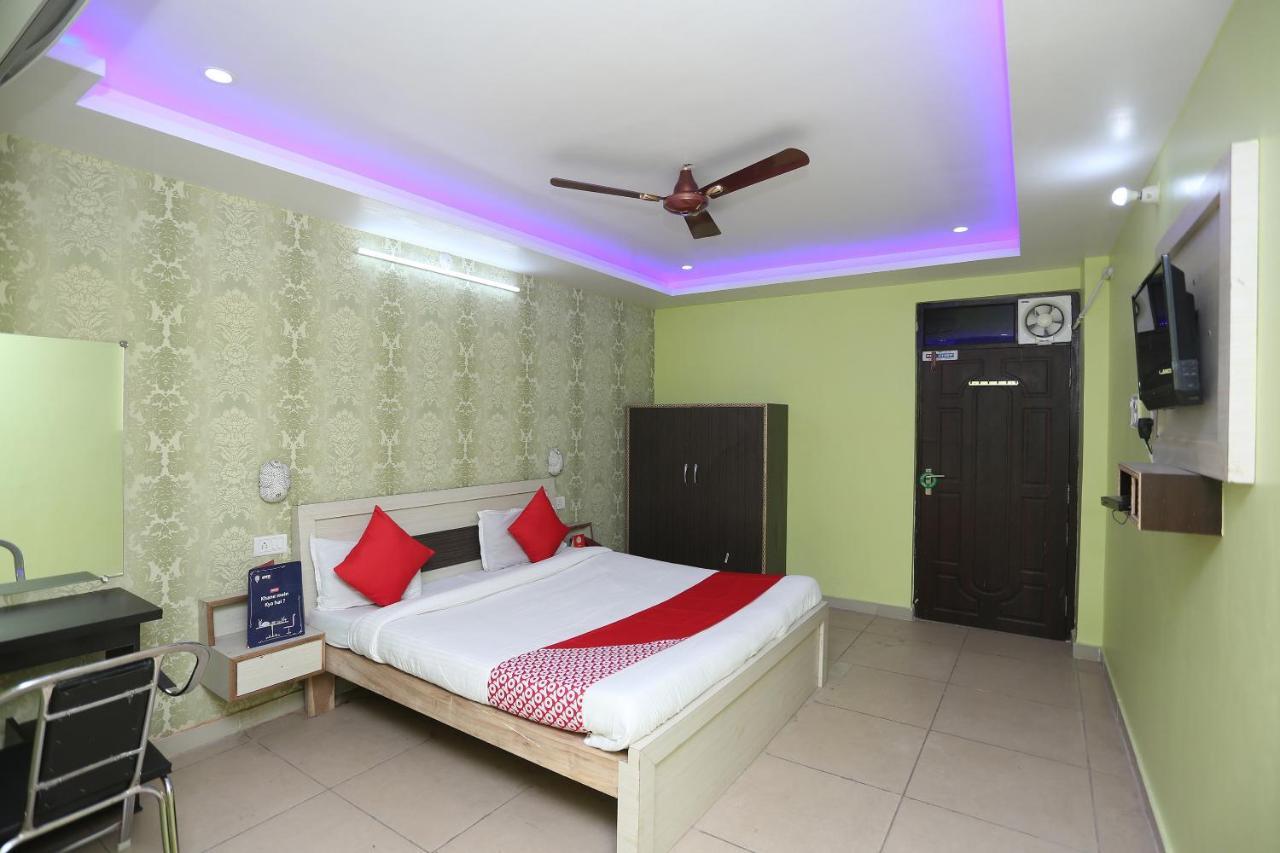 Oyo Hotel New Metro Near Phoenix United 勒克瑙 外观 照片